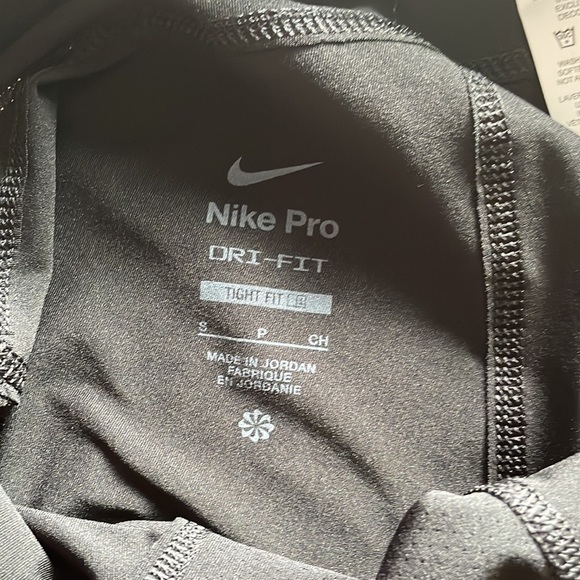 Nike workout tights NWOT - Picture 3 of 4